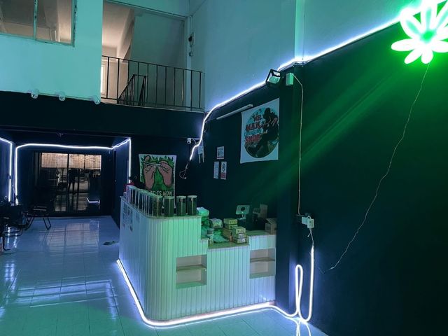 MR.MAN x N&N CANNABIS SHOP สาขา3สายในปทุม ร้านกัญชา คาเฟ่กัญชา storefront