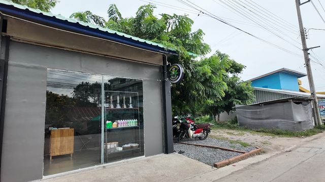 ร้านกัญชา Hello 420 V2 -สาขาวัดลาดปลาดุก- storefront