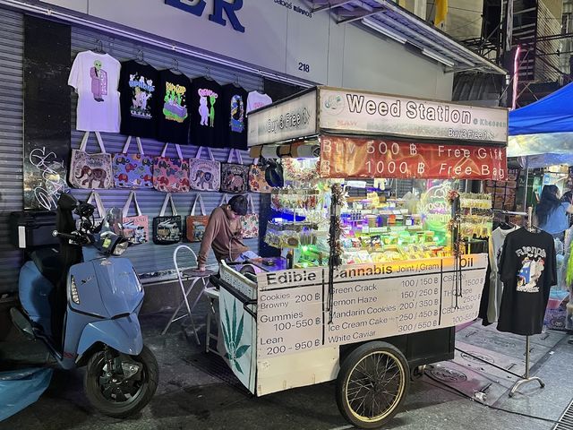 Weed Station @Khaosan storefront
