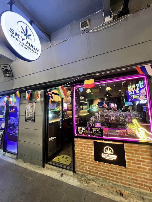 SKY HIGH Khao San Road(Tani) storefront