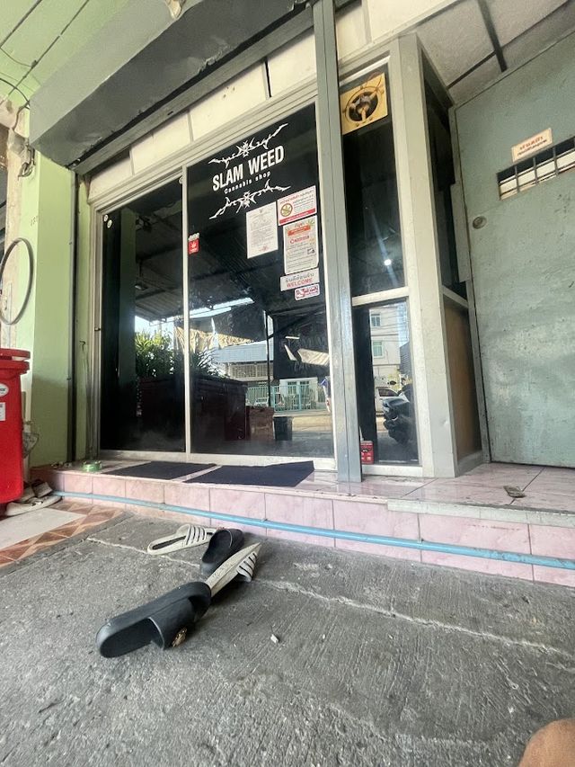 Slam weed storefront in Nonthaburi