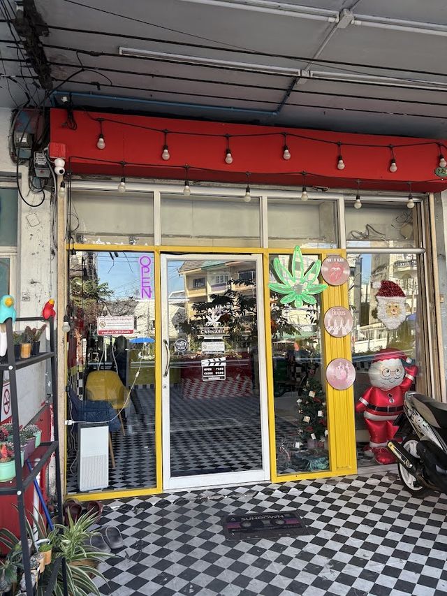 Sweet cannabis (Og 420 weed marijuana cannabisshop марихуана Marihuana قنب هندي 大麻 Cannabis Dispensary )ร้านกัญชาใกล้ฉัน storefront