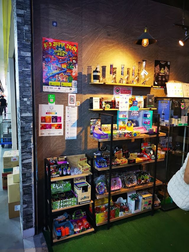 Siam Weed Society storefront