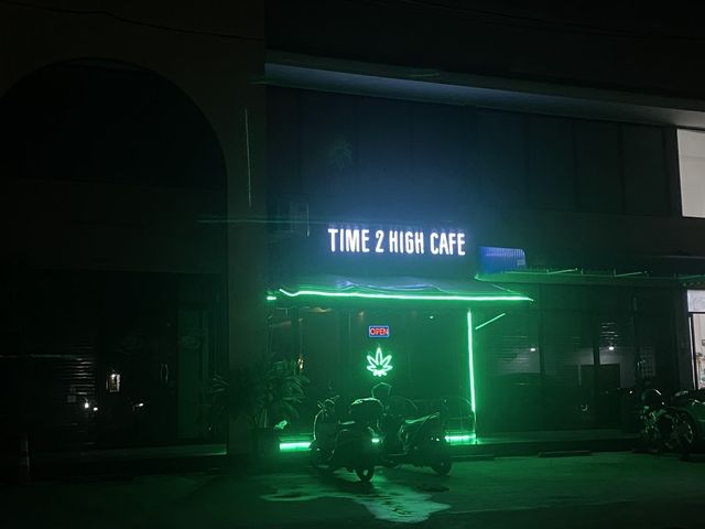 Time 2 High Cafe storefront