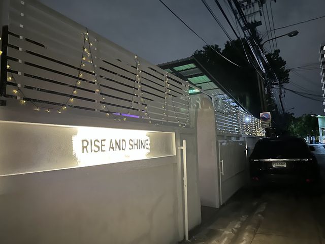 Rise and Shine Dispensary storefront