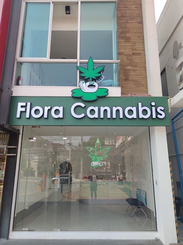 ร้านกัญชา Flora Cannabis Town in Town storefront