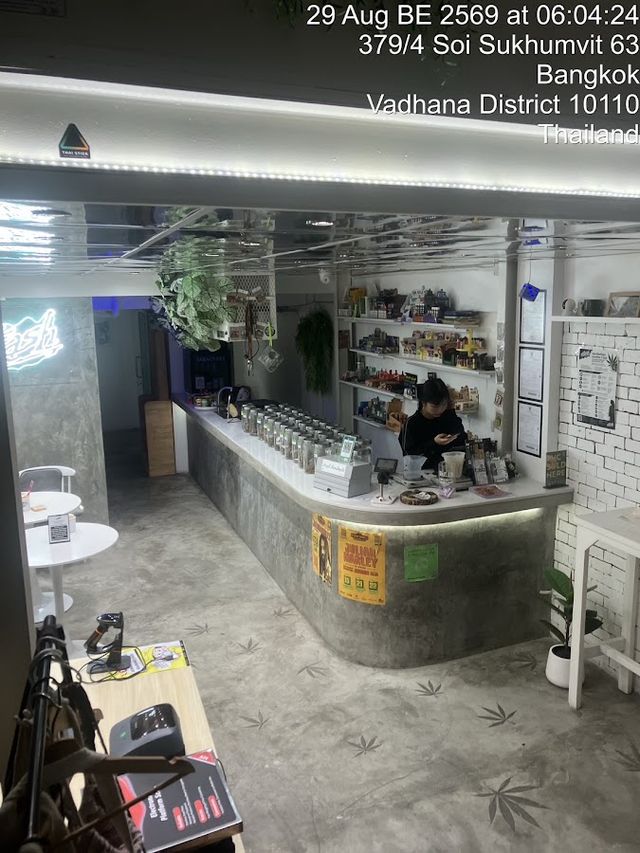 Stash BKK Ekkamai Cannabis Shop & Kratom storefront