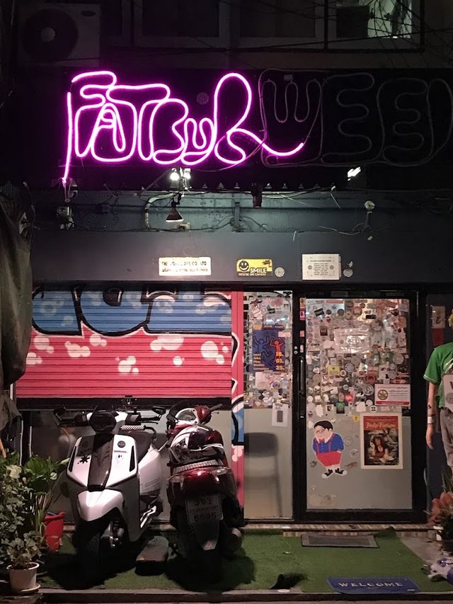 Fat Buds Weed Shop Ekkamai storefront