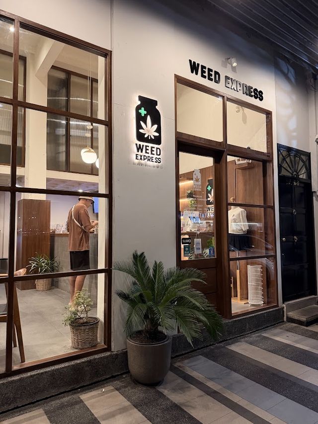 WEED Express Phloen Chit storefront