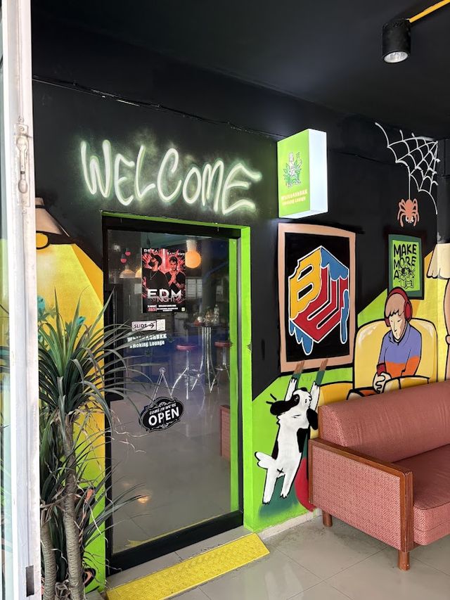 Whiteashbkk Somking Lounge (weed cannabis 大麻) storefront