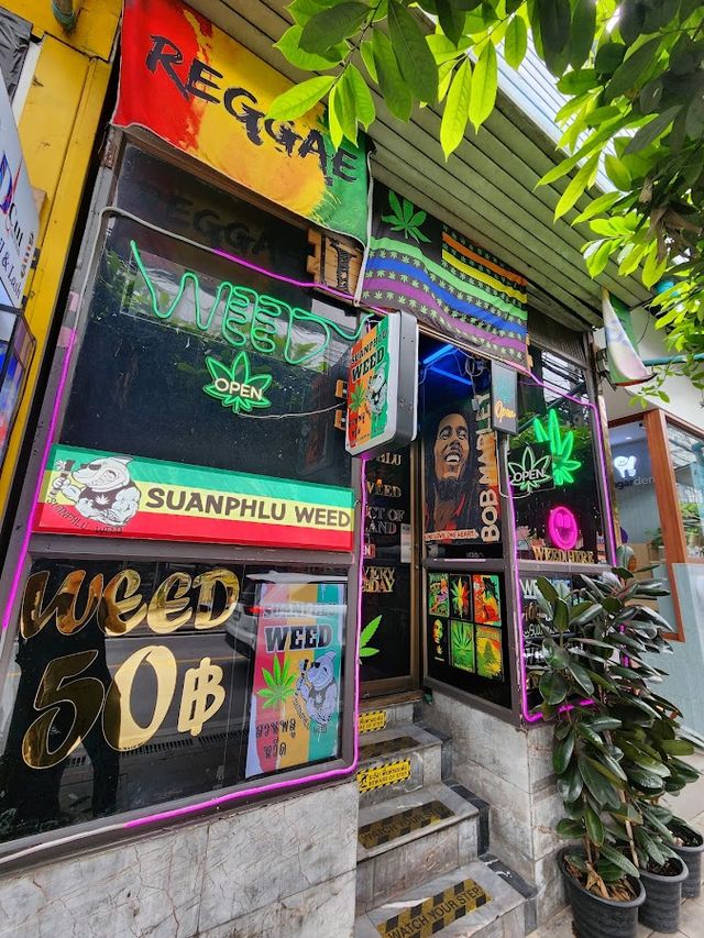 Suanphlu Weed storefront