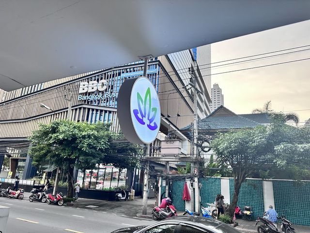 HighMed Cannabis Dispensary Thailand storefront