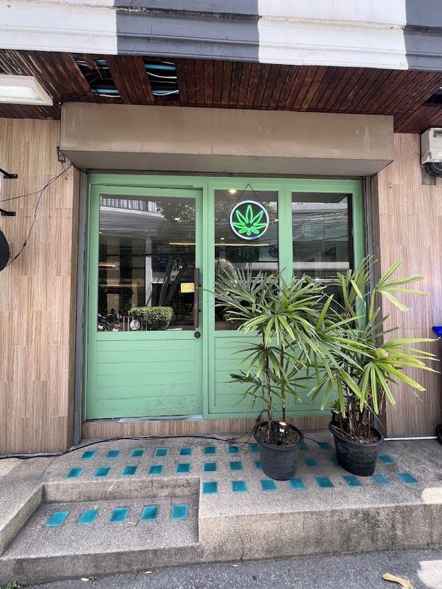 House of Buds | Weed Shop storefront