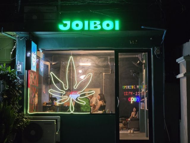 JOI BOI Weed Shop storefront