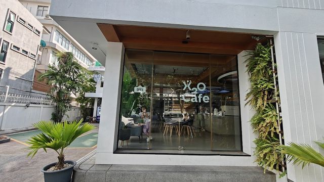 CANNABIS KINGDOM Dispensary & X2O Cafe storefront
