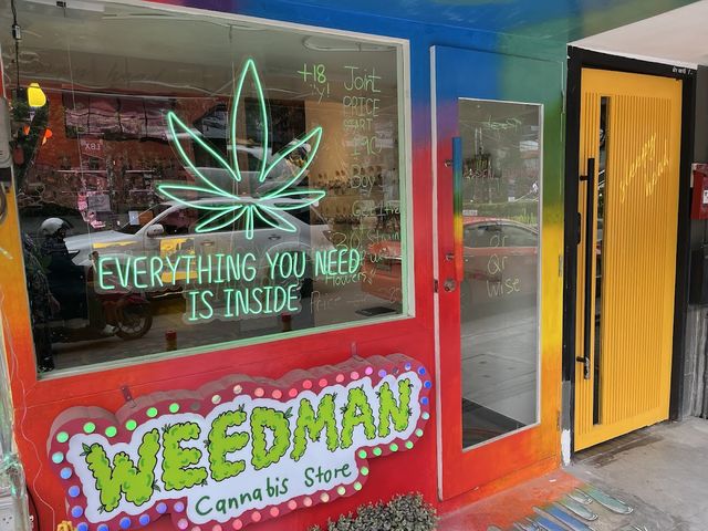 Weed Man S18 storefront