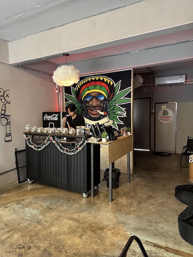 FRIEND'S HOUSE CANNABIS&Coffee storefront