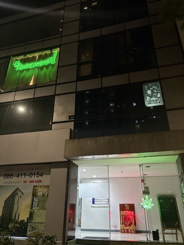 Stonercornerth Sathorn weed dispensary ร้านกัญชา 大麻 марихуан cannabis wholesale storefront