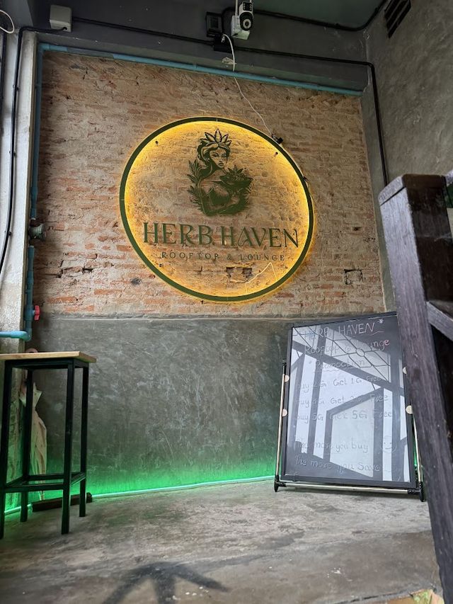 Herb Haven Ratchaprarop Rooftop Bar & Lounge Cannabis Dispensary storefront