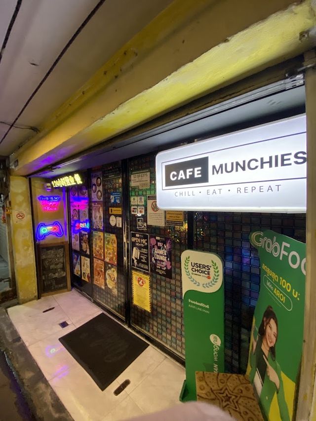 Cafe Munchies - Weed Dispensary & Cat Cafe On Nut storefront