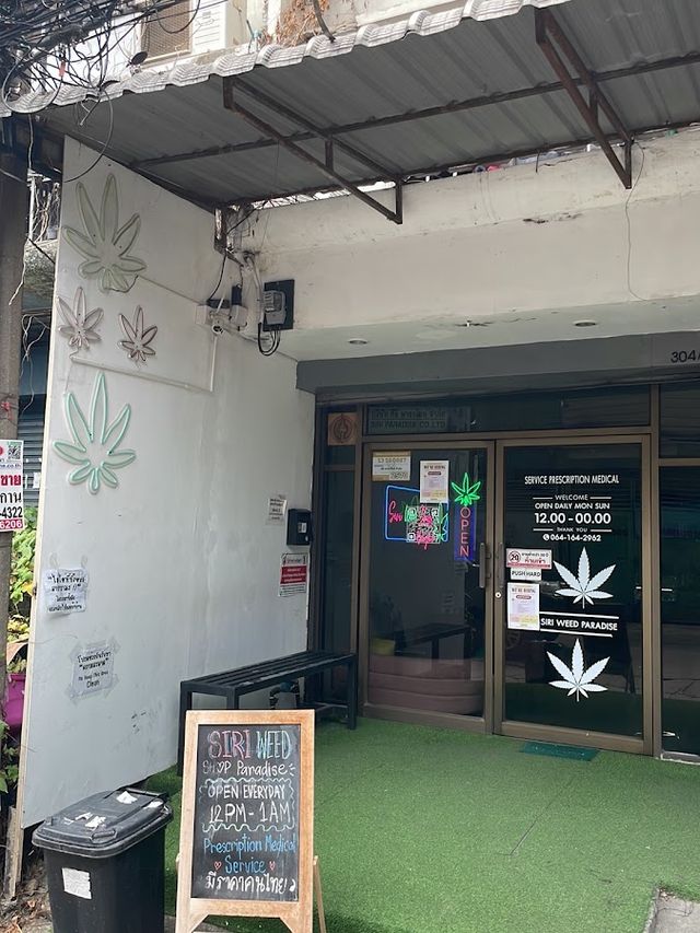 Siri weed shop paradise. Dispensary cannabis store rama 9. storefront