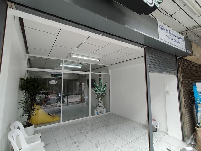 Tuk Tuk Cannabis storefront
