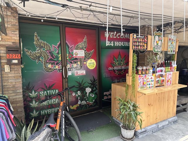 420 Cannabis Cafe storefront
