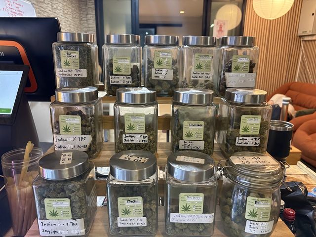 YUNCHAO Cannabis ร้านยันเช้าสาขาลาซาล20 storefront