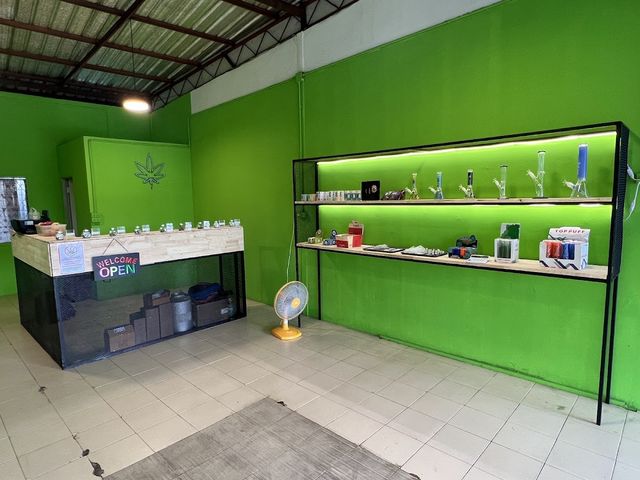 Cest Cannabis Cafe ท่าข้าม พระราม2 storefront