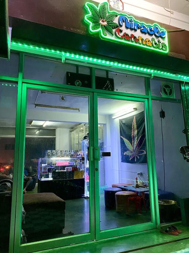Carbon Cannabis storefront