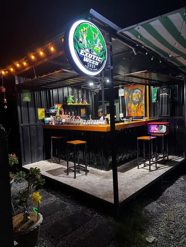 Exotic weed shop เอ็กซ์โซติก วีดช็อป storefront