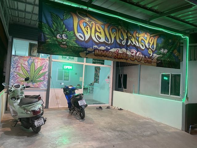 cannabis shop bangkai420 storefront