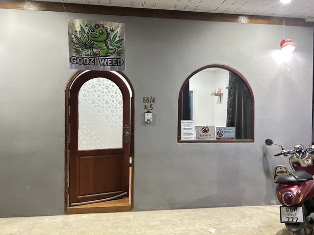 GODZI Weed storefront