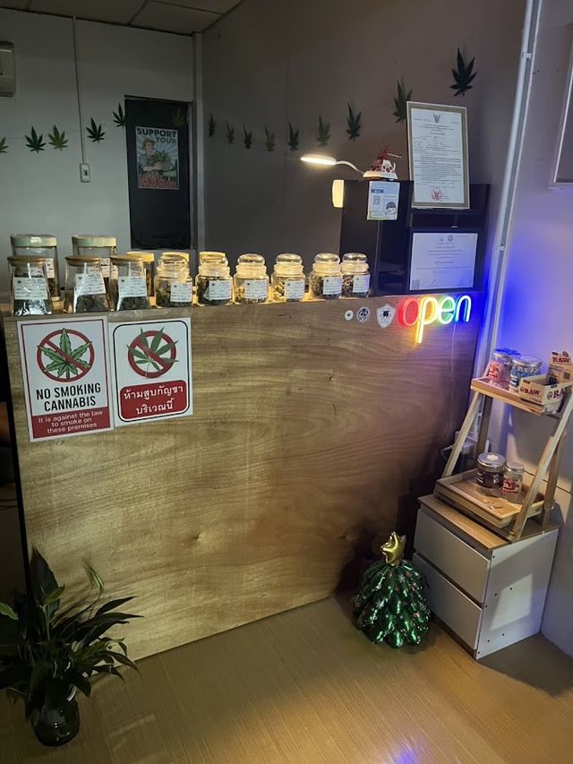 สดชื่น 420 Cannabis Shop storefront