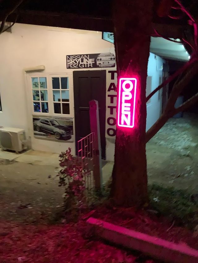 ร้านขายกัญชา Like so high storefront