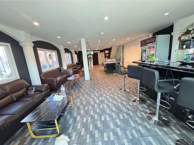 THE JOINT INN MEDICAL CANNABIS LOUNGE &LIQUOR BAR storefront