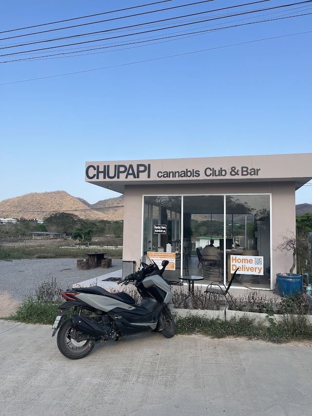 Chupapi cannabis club & bar storefront