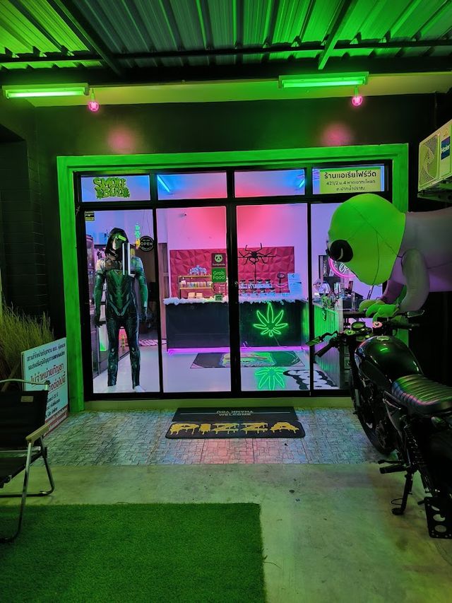 Area 4 weed storefront