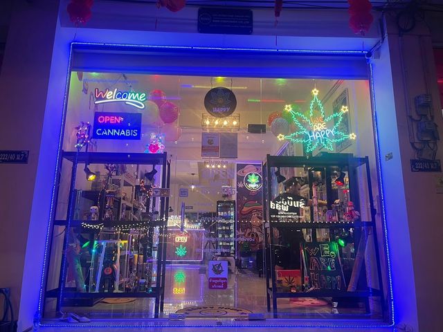 Happy Cannabis storefront