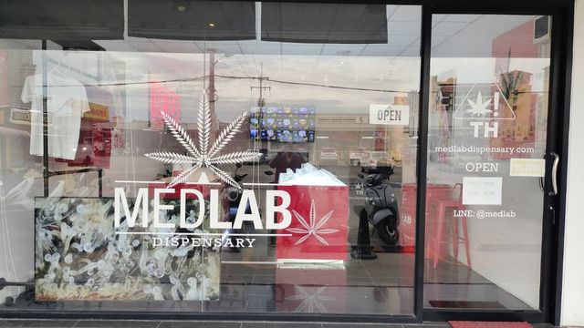 Medlab Dispensary @Na Jomtien Weed/cannabis/Ganja/大麻店/ Магазин каннабиса storefront