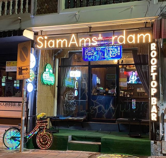 Bar Siam Amsterdam / Draft Beer / Cocktails / Rooftop/ Weed/ Pool table/ PS5 / BBQ / Cannabis storefront