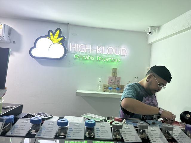 High Kloud Cannabis shop storefront
