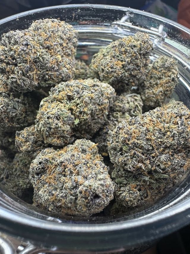 DWEED Cannabis Shop (Weed) (420) (Marijuana) (Thc) (Yodbaimai) storefront