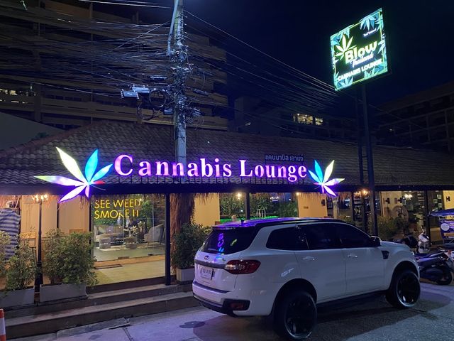 Blow Thailand Weed Tower storefront