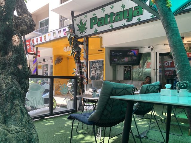 Pattaya High Club storefront