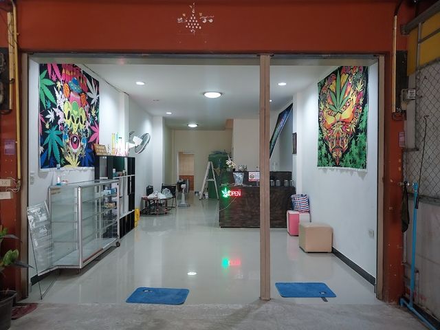 เติมยิ้ม Og 420 storefront