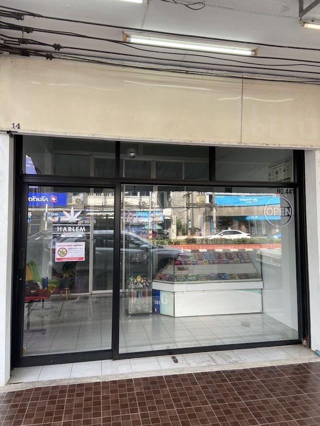 Harlem Weed Shop storefront