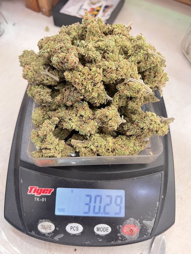 Noey Bom Cannabis on Samed2 storefront
