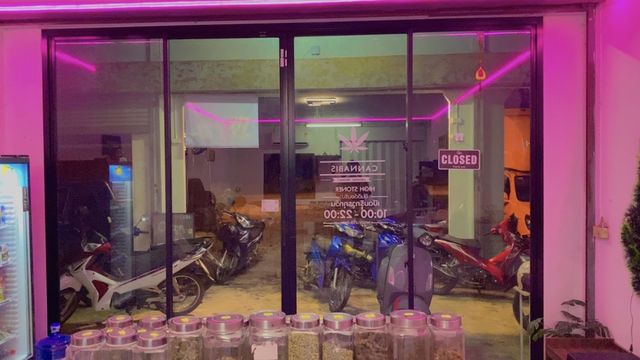HIGH STONER storefront in Chanthaburi
