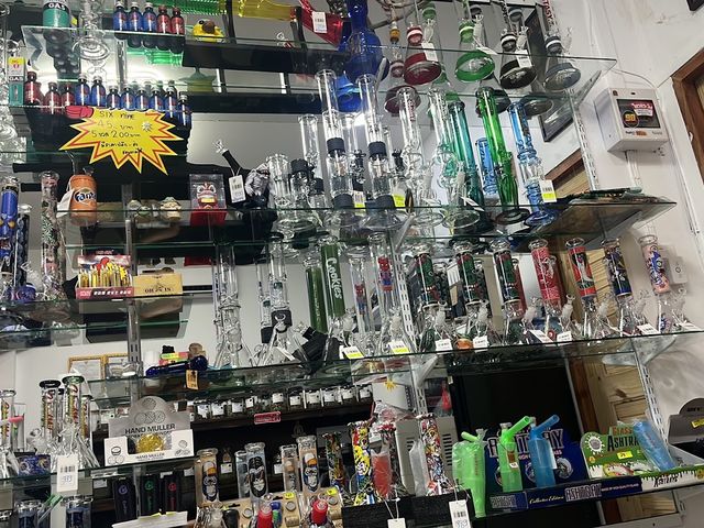 เต็มเติม Cannabis storefront